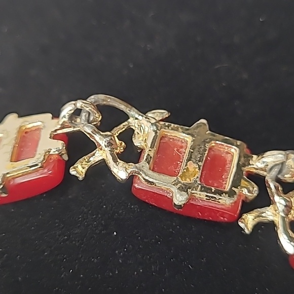 Red thermoset lucite moonglow square necklace. - Picture 5 of 5